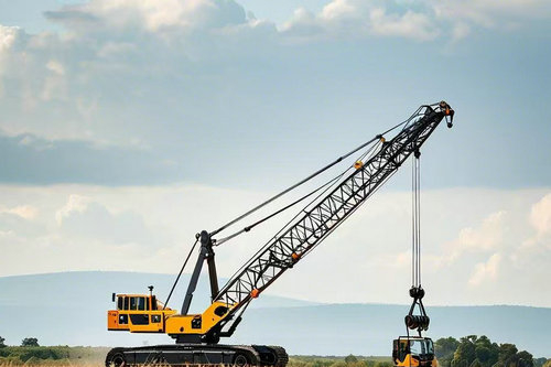鄭州安裝公路大型廣告牌租用什么樣的吊車
